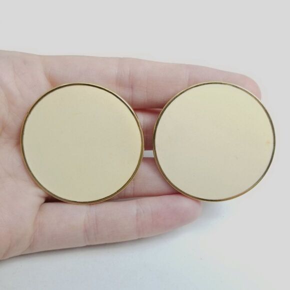 Vintage Monet Cream Enamel Round Clip On Earrings, Retro 90s Style Estate - Picture 6 of 7